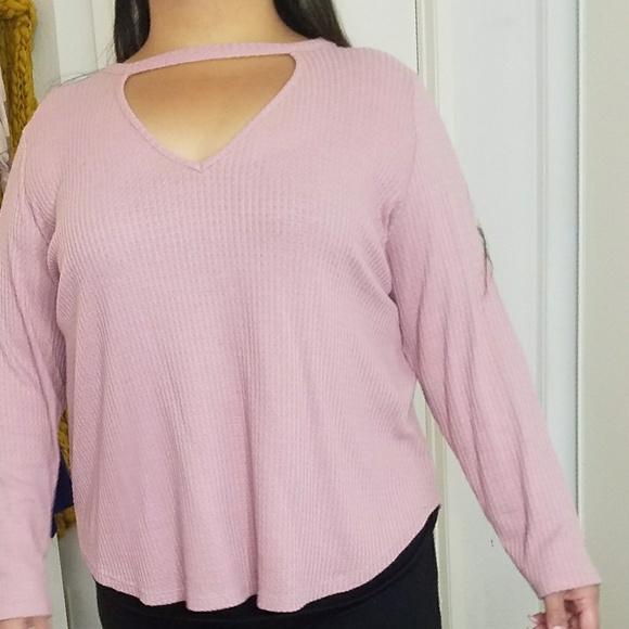 Muave cutout long-sleeved top - Picture 2 of 3